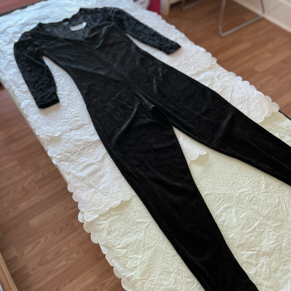 MINT VTG 91’ Jumpsuit black velvet and lace scroll sz S sweetheart neck custom